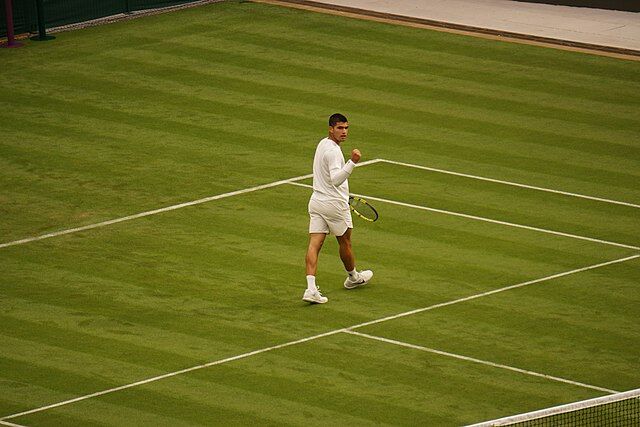 Jovem espanhol destrona Djokovic e faz história em Wimbledon