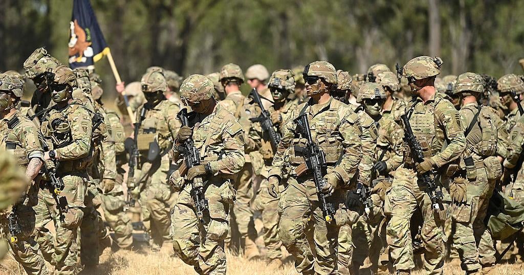 EE.UU. anuncia reevaluación de su presencia militar en Europa por al menos seis meses