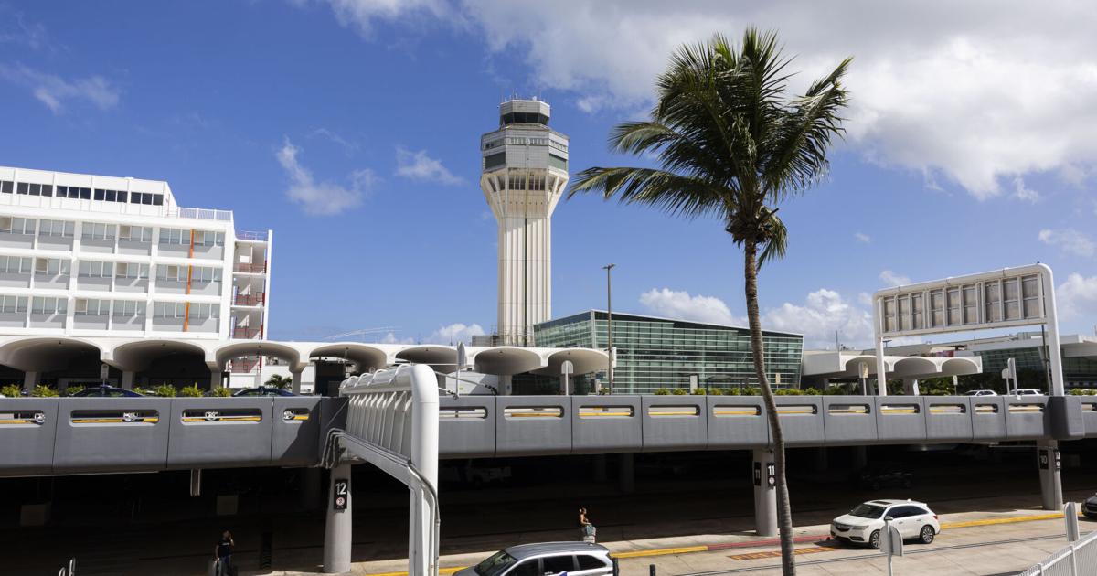 Exhortan a pasajeros a llegar con tiempo adicional al aeropuerto por trabajos en vía principal
