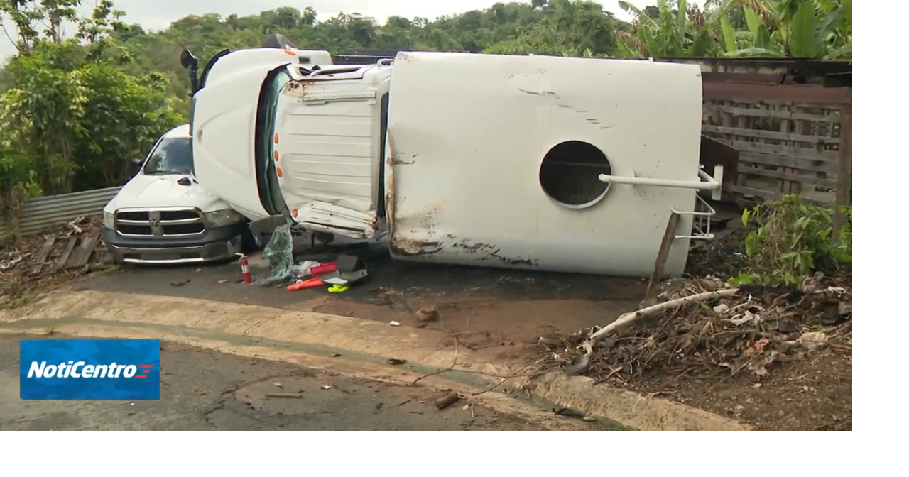 Imagen del artículo de WAPA: Pasan tremendo susto: vivos de milagros conductores tras volcarse camión