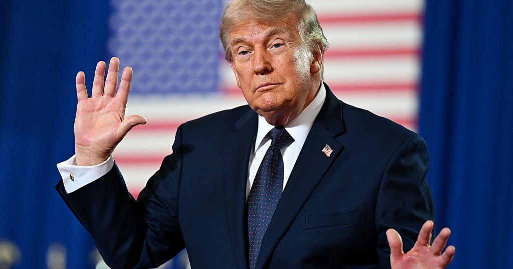 Trump dice que su chequeo médico salió "perfectamente", a días de cumplir 80