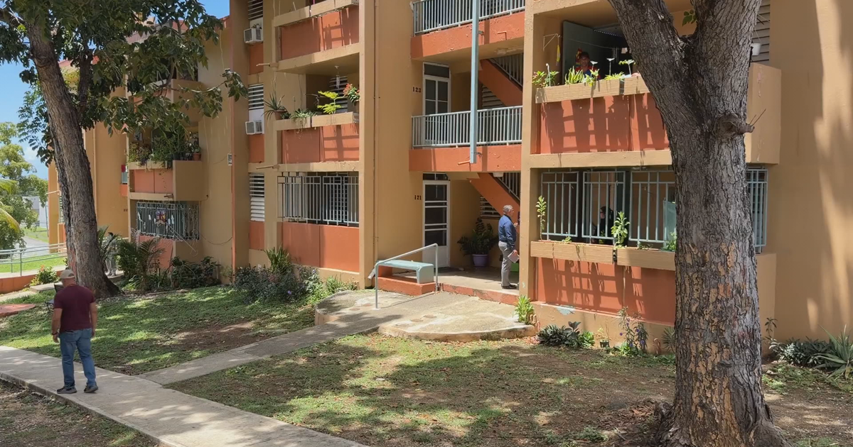 Asesinan a pareja en residencial en Coamo; hombre tenía expediente criminal