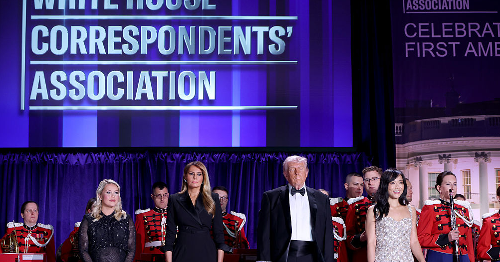 Trump informa de que atacante de la cena de prensa hirió de bala a un agente del orden