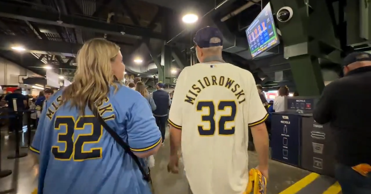 Miles de fanáticos llenan el American Family Field para el inicio de la Serie Mundial 2026