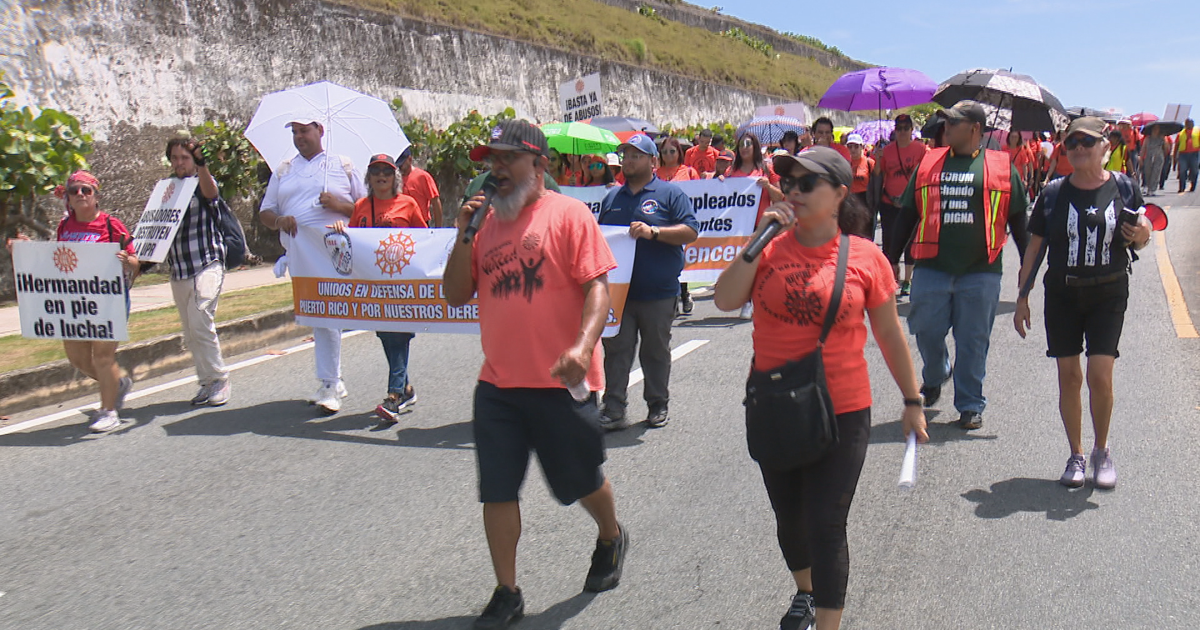 Empleados de la UPR se lanzan a la calle en reclamo de justicia laboral y salarial