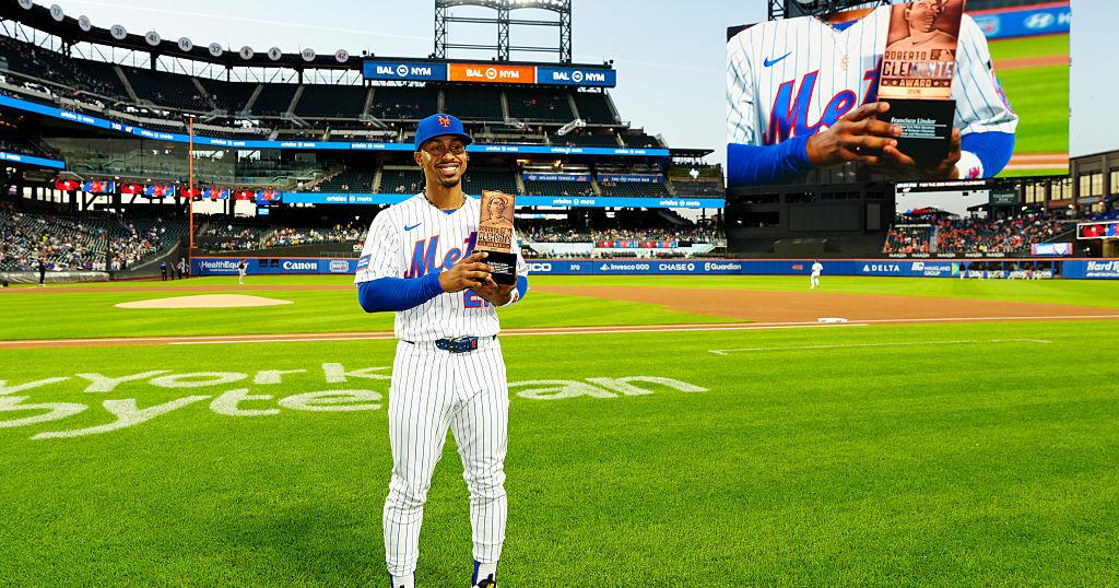 Imagen del artículo de WAPA: Boricua Francisco Lindor gana el prestigioso premio Roberto Clemente por su labor humanitaria