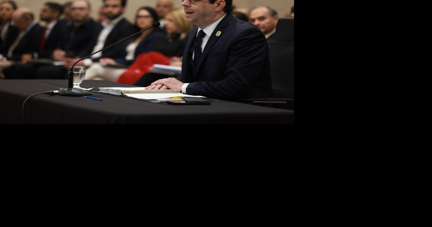 Domenech entrega más documentos a Justicia y Ética contra Negrón Reichard