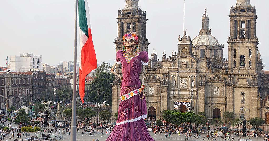 Imagen de la cobertura de: Catrina de 109.62 pies en Ciudad de México obtiene récord mundial