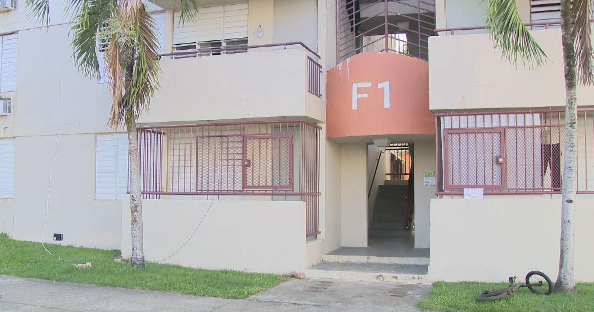 Investigan muerte de mujer en residencial de San Juan
