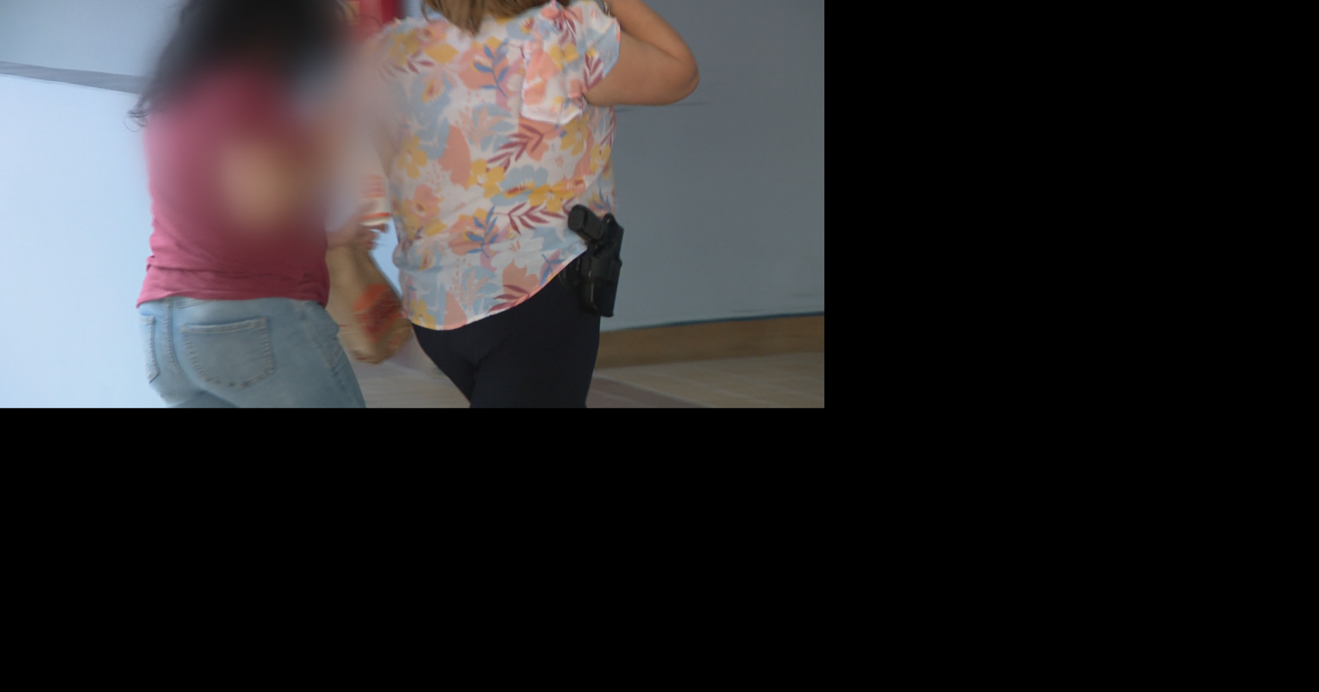 Fiscalía de Bayamón no radica cargos contra mujer que apuñaló a su pareja