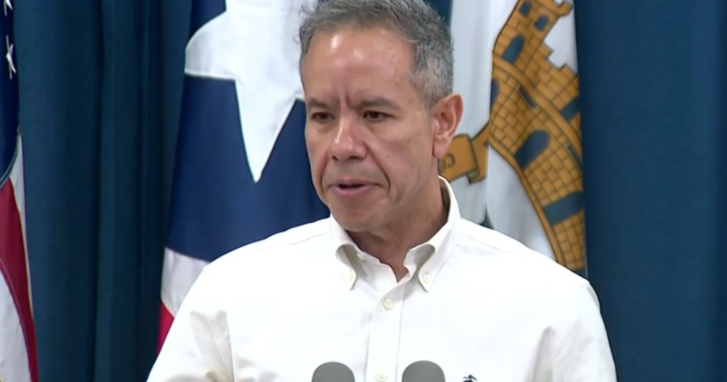 Alcalde Romero niega colaboración de Policía Municipal de San Juan con redadas del ICE