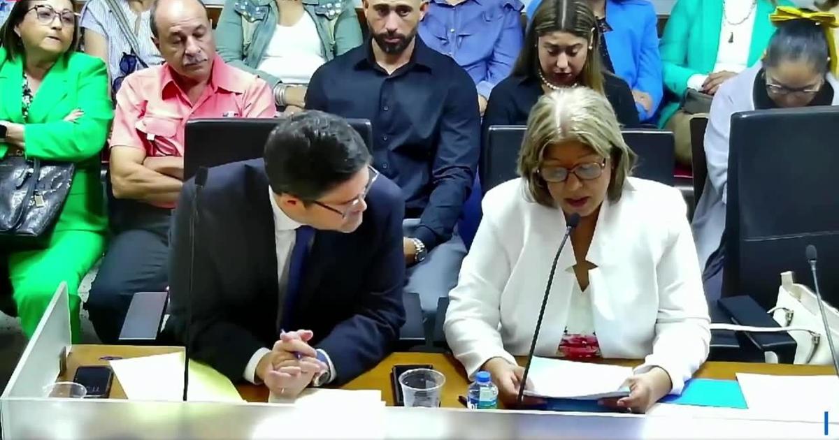 Exjefa de ADSEF llora en vista senatorial al hablar de su destitución