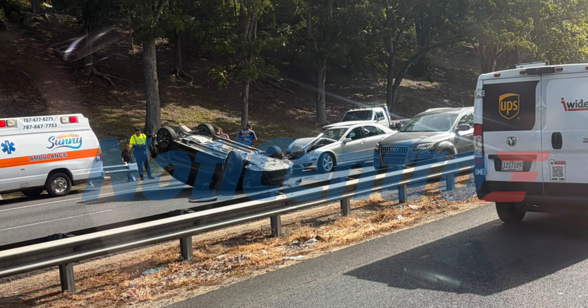 Carretera PR-30 parcialmente cerrada tras volcado de vehículo entre Caguas y Gurabo