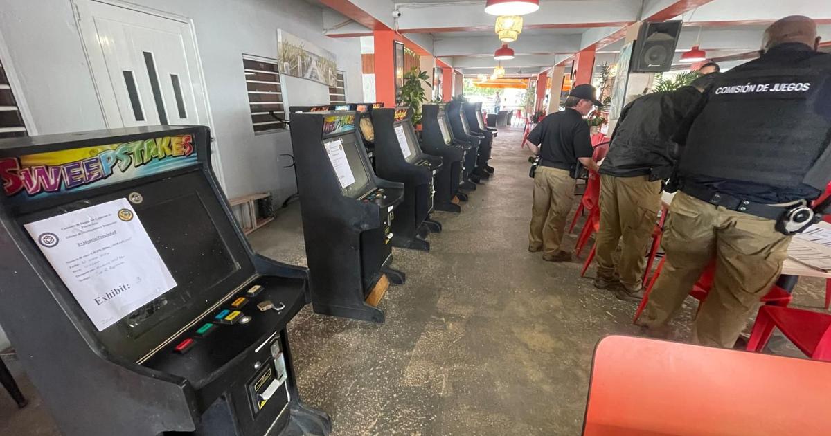 Operativo contra tragamonedas en Kioskos de Luquillo termina con $45 mil en multas