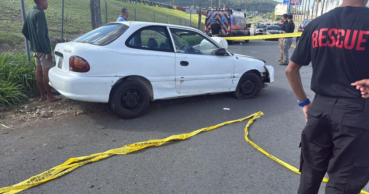 Carro cae desde el expreso 52 en Caguas; un hombre fallece
