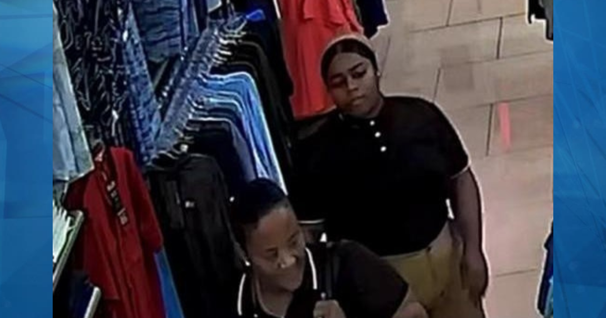Policía busca identificar a dos sospechosas de robo en tienda de Guayama