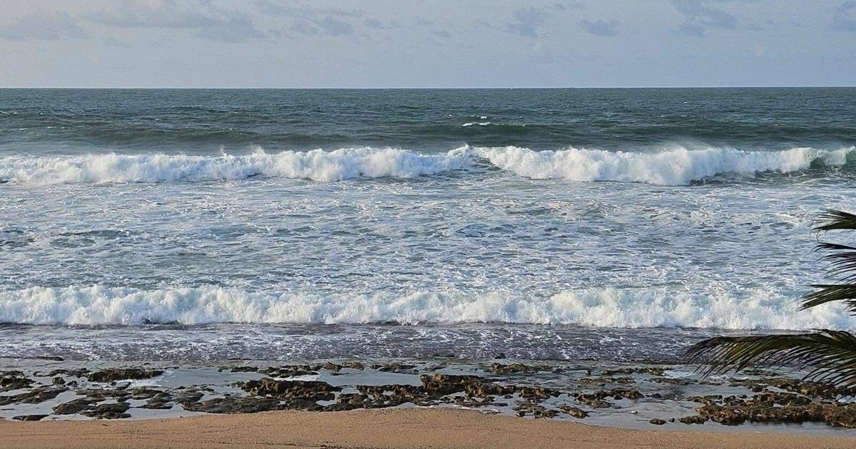 Dos personas arrastradas por corrientes marinas en playa de Piñones, Loíza