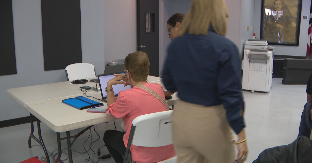 Caos y largas esperas en oficinas de desempleo por fallas en nueva plataforma digital