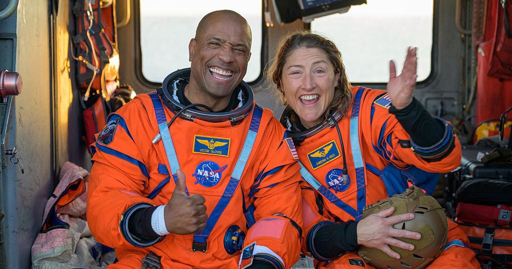 Los astronautas de Artemis II vuelven a la Tierra en una "misión perfecta"