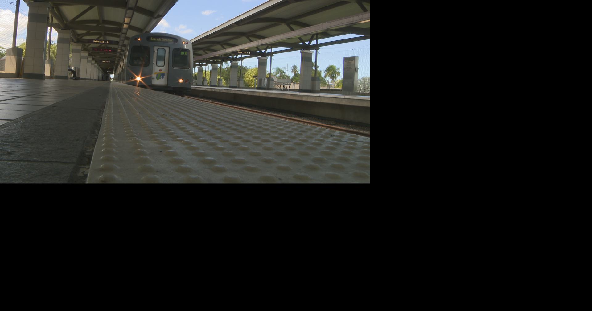 Regresa el cobro en el Tren Urbano y en las multas por peaje