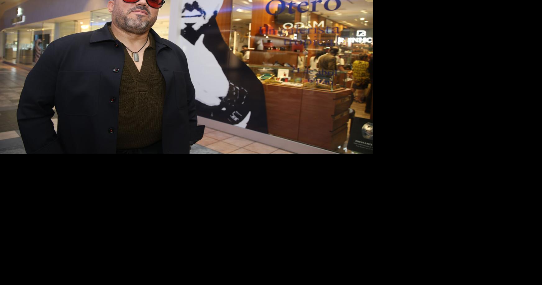 El puertorriqueño Walter Otero presenta ante casa llena su libro "Galerista Tropical"
