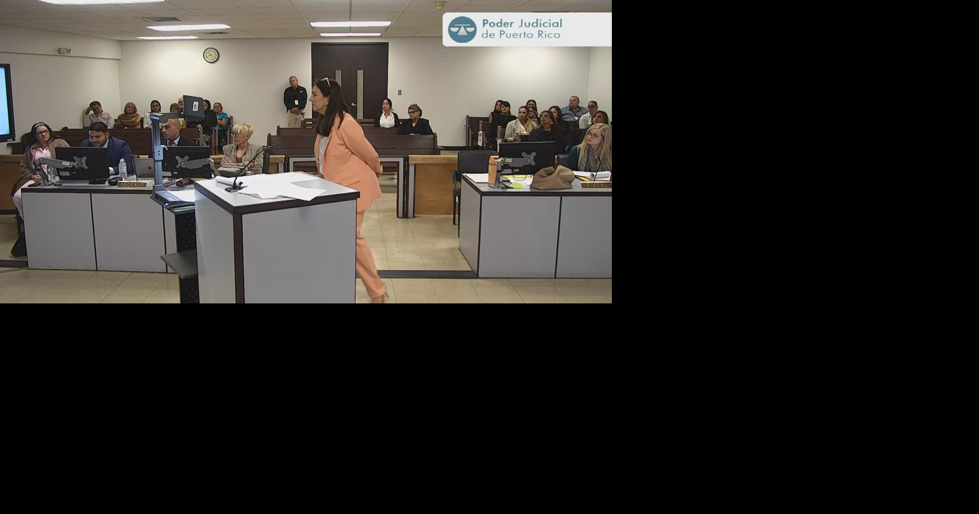 Hermana Anthonieska testifica haberla visto "dándole" con objeto "filoso" a Gabriela