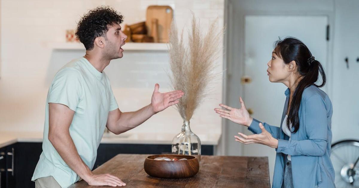 Publicar peleas con la pareja en redes sociales: ¿desahogo o falta de respeto?