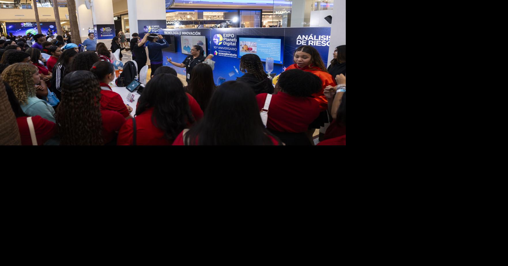 Estudiantes disfrutan y aprenden en el Expo Planeta Digital