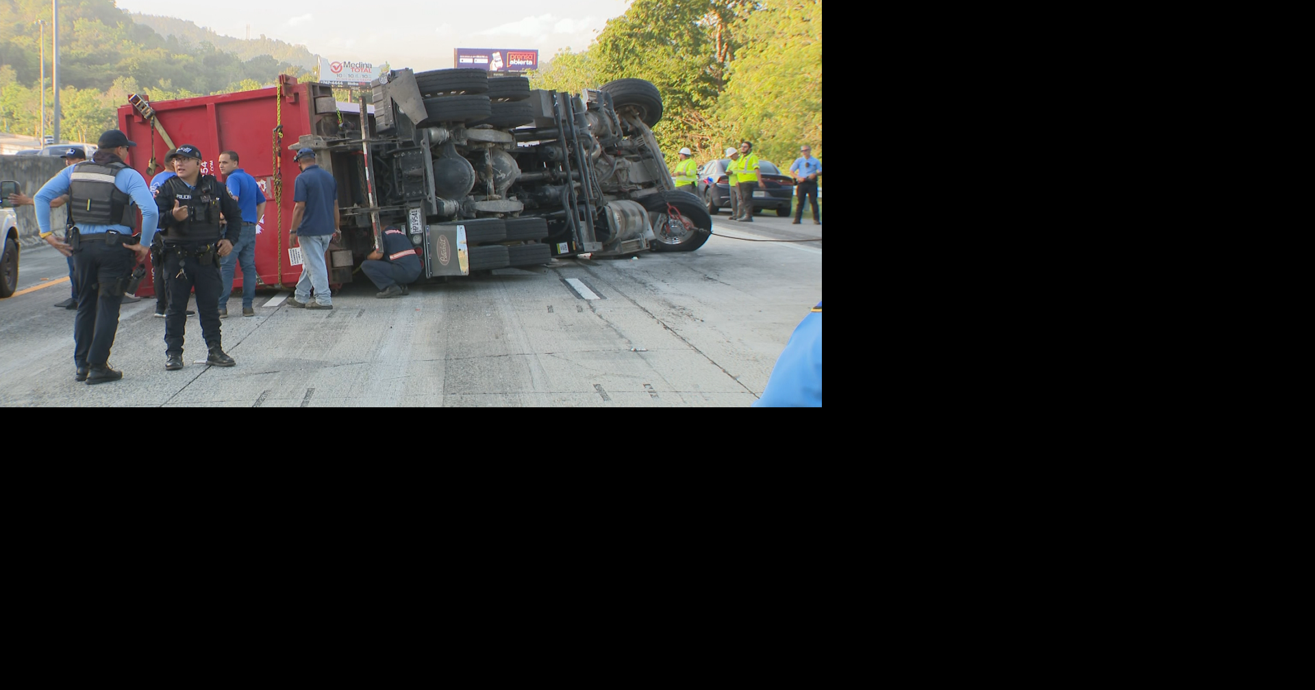 Camión de basura volcado cierra tramo del expreso PR-52 entre San Juan y Caguas