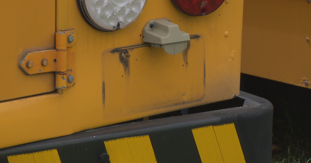 Transportista denuncia robo de 22 tablillas de guaguas escolares en posible acto de sabotaje