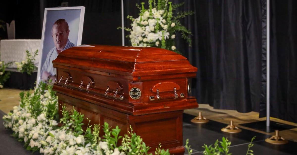 Bayamón se despide de su exalcalde Ramón Luis Rivera en funeral abierto al público