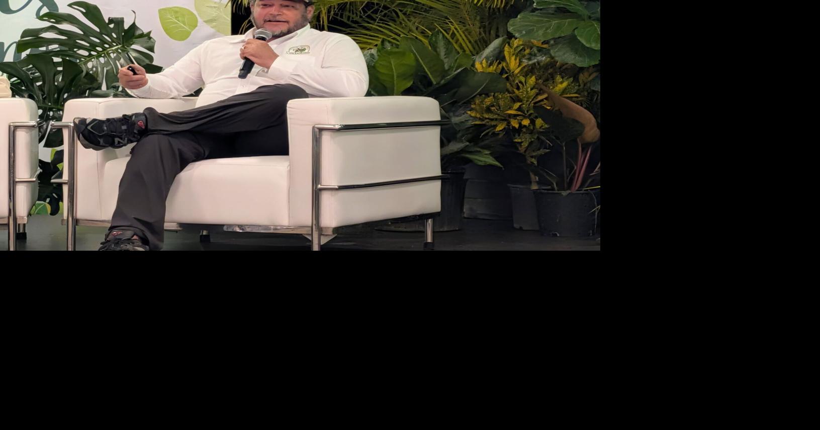 Coccoloba exige a Suzanne Roig rectificar: opúsculo "no equivale" a propuesta