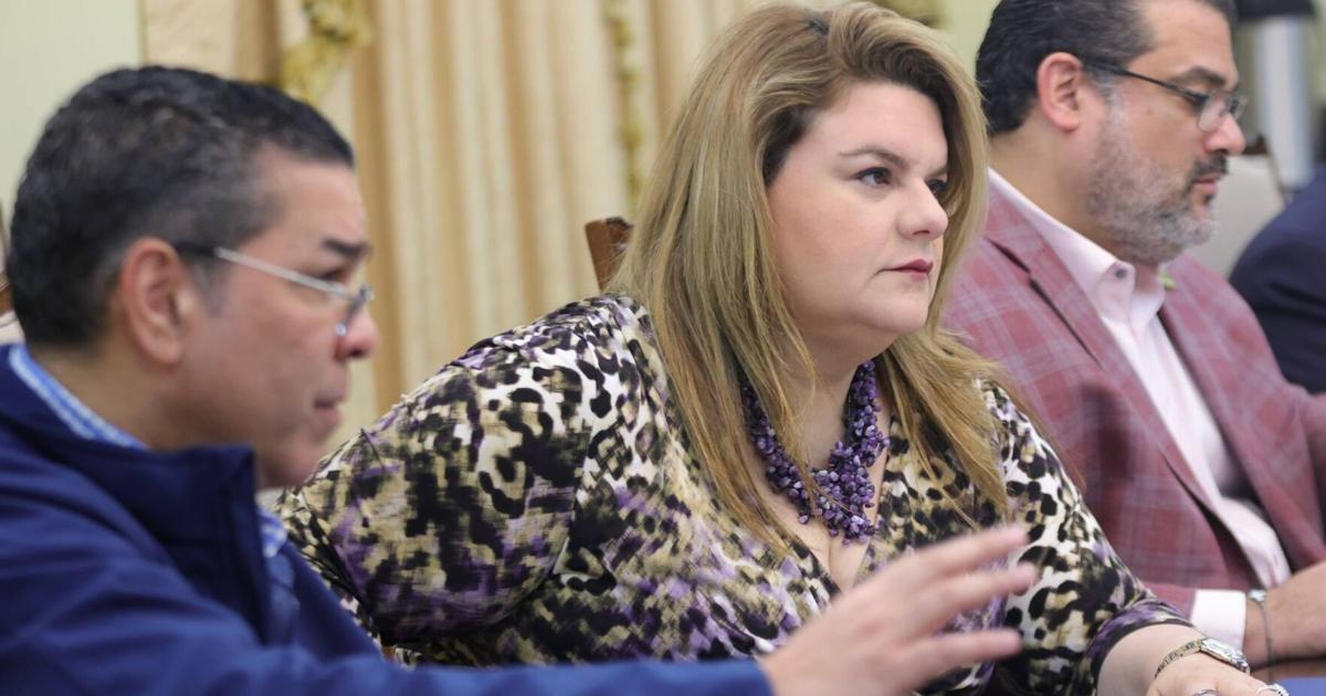 Gobernadora decreta días de duelo por fallecimiento de paramédico, agente de la Policía y la Mayor del Air Force