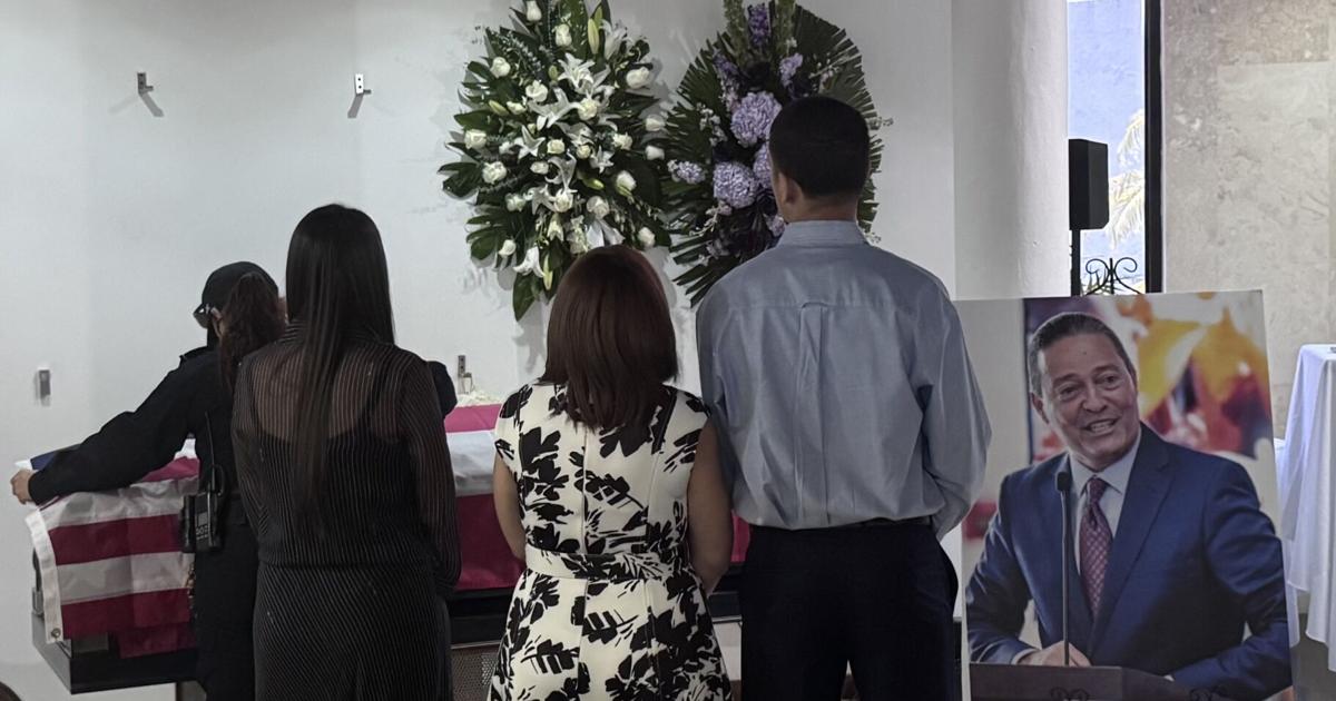 Cataño honra la vida del alcalde Julio Alicea durante primer día de exequias