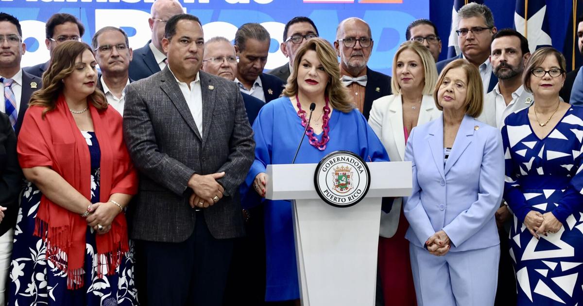 Jennifer González firma resolución que solicita formalmente la estadidad de Puerto Rico