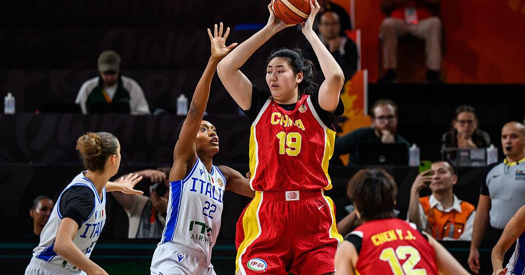 Zhang Ziyu, la pívot china de 2.23 metros que deslumbra en el Mundial FIBA 2026