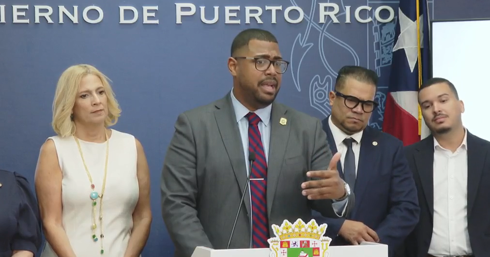 Gobierno se distancia de crisis en la UPR en medio de semana de controversias