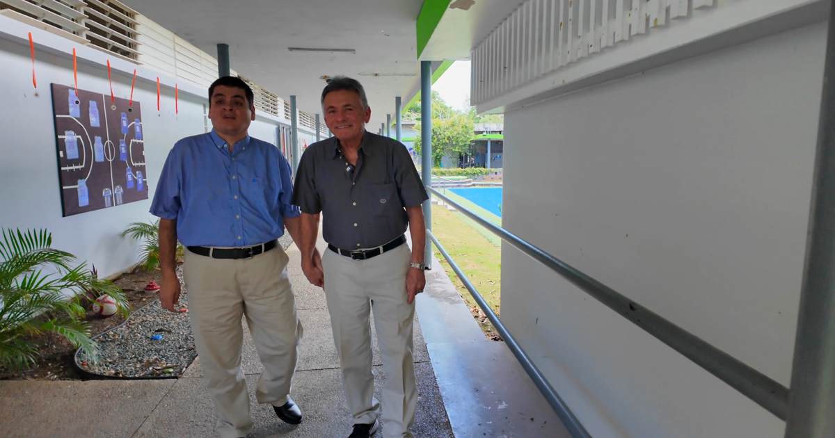 Padre relata 46 años de cuidado y apoyo a su hijo con discapacidad intelectual