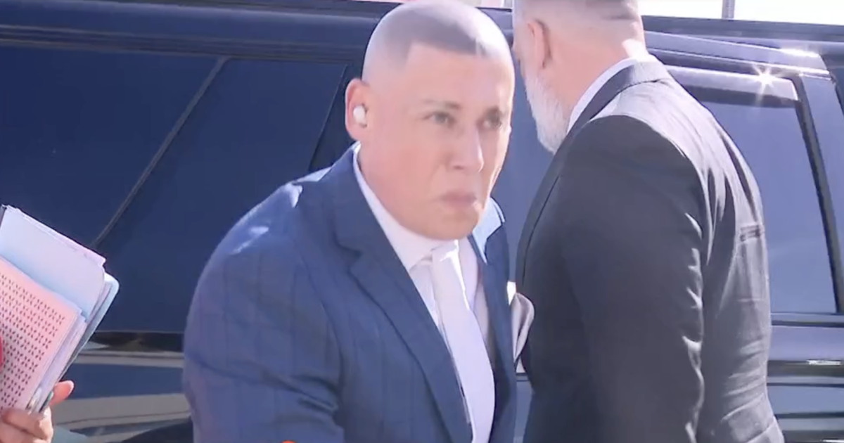 Buscan a Cosculluela por alegada violación a Ley 54 tras querella por llamadas amenazantes