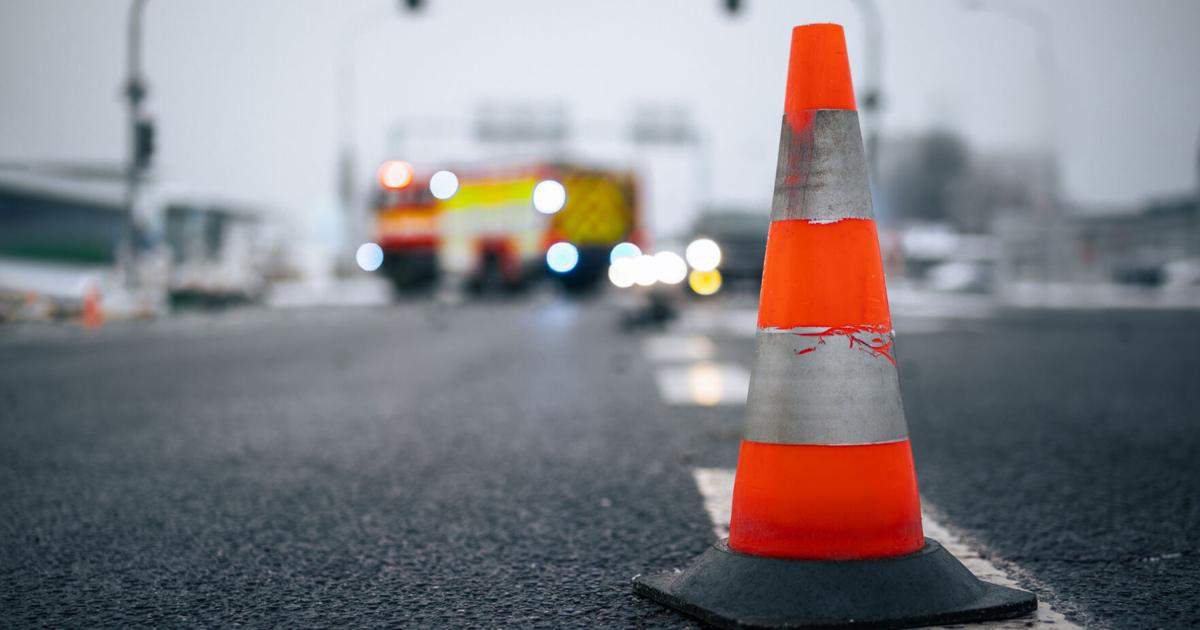 Conductor de 83 años va contra el tránsito y provoca accidente en el expreso Martínez Nadal
