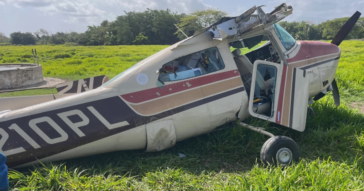 Avioneta aterriza de emergencia en Loíza tras falla mecánica; dos ocupantes brasileños ilesos