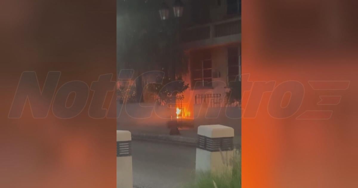 Asombro e indignación en Adjuntas luego de que alguien incendiara dos iglesias