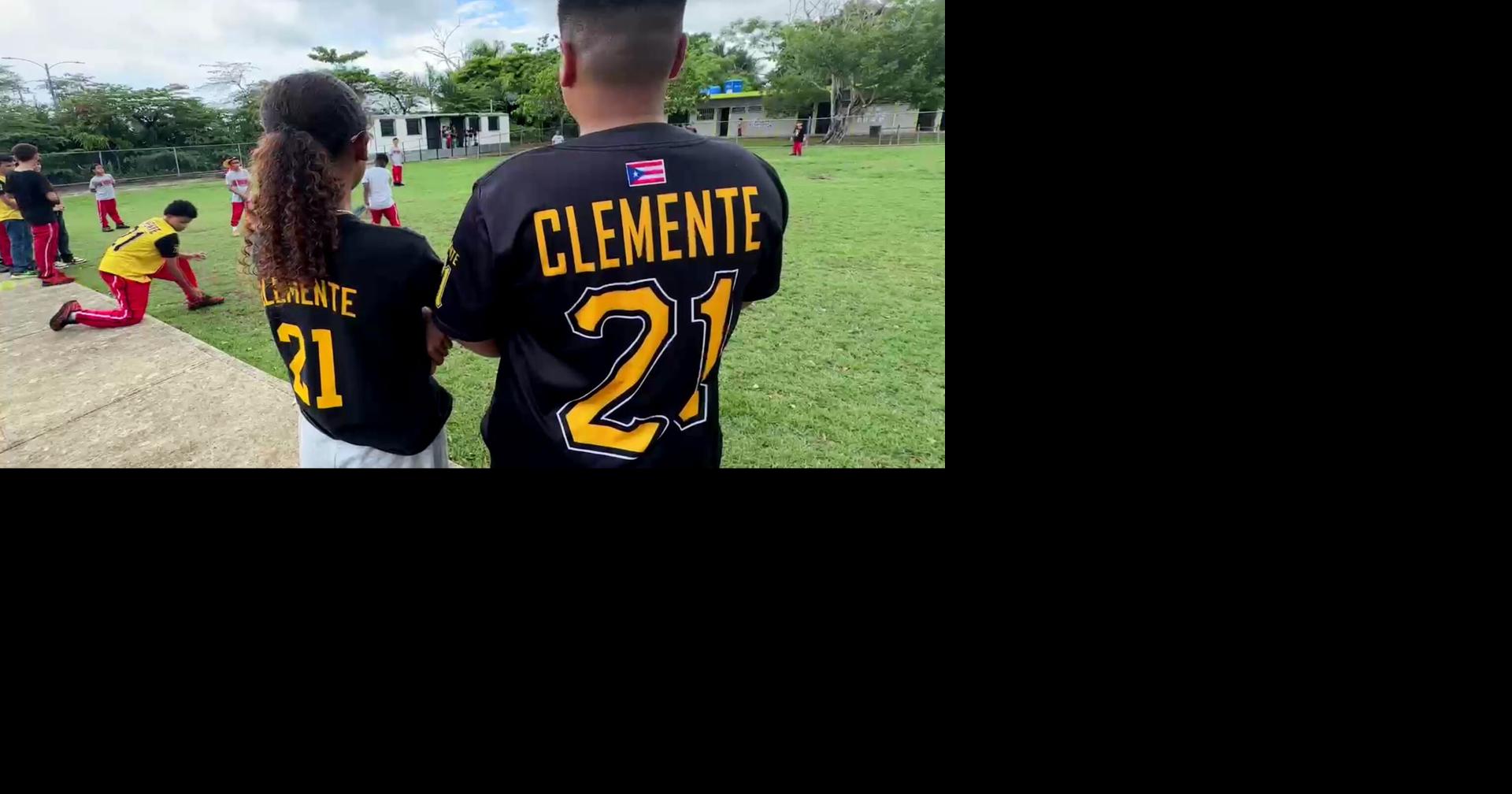 Escuela en Carolina celebra 25 aniversario del Día de Roberto Clemente
