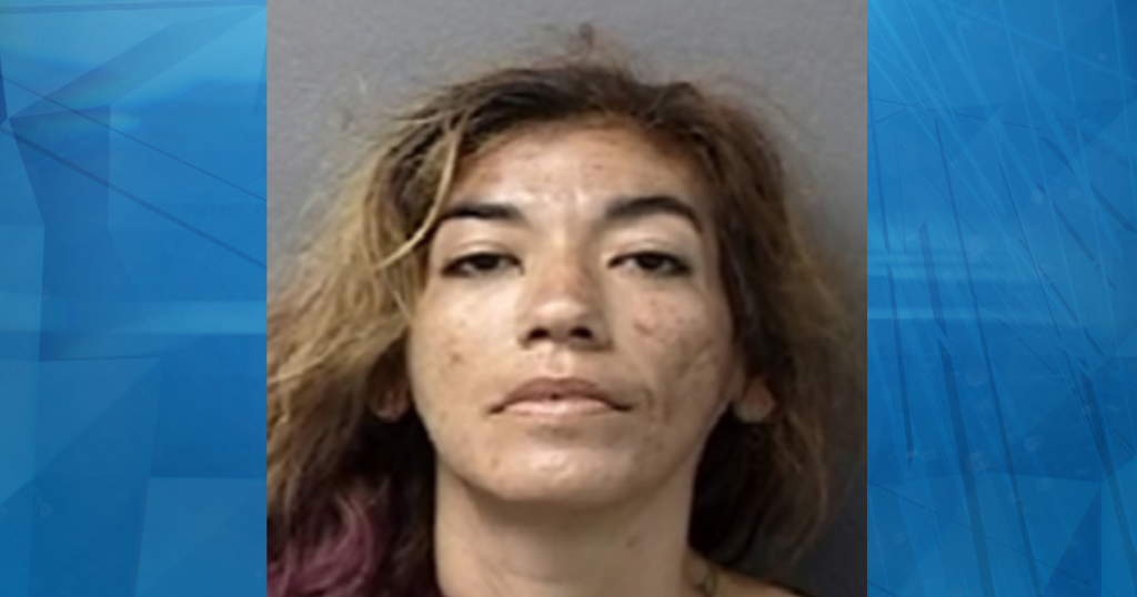 Envían a prisión a mujer por atacar a su pareja con cuchillo y amenazas de muerte en Carolina