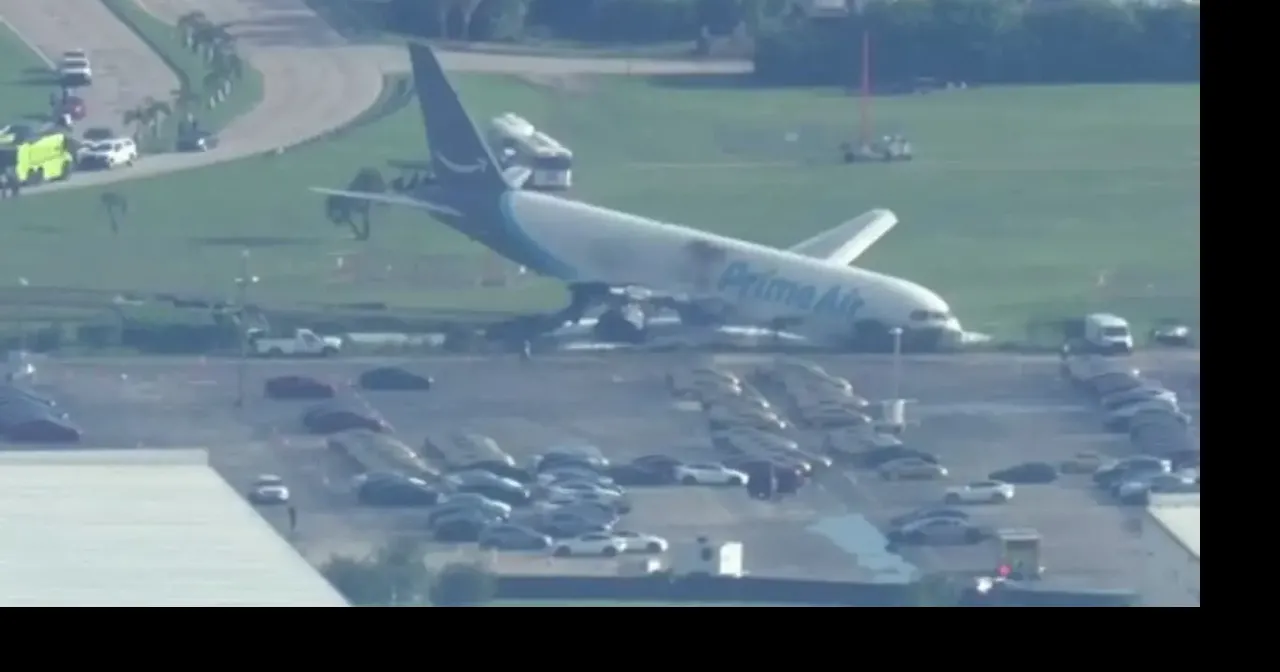 Avión de carga de Amazon se sale de pista en Miami; cinco muertos