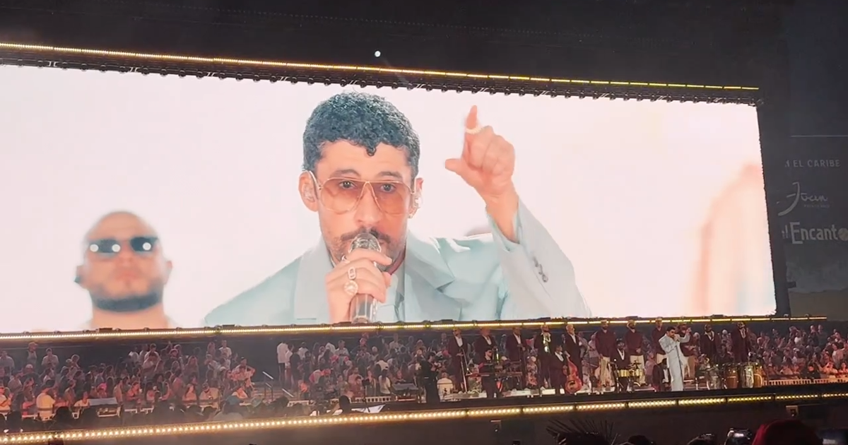 Bad Bunny denuncia que crisis de agua y luz en Puerto Rico es "creada a propósito"