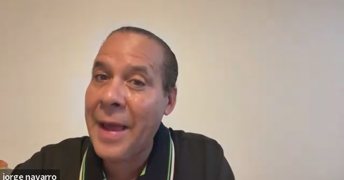 Georgie Navarro propone eliminar multas de $15 en AutoExpreso antes de su regreso en octubre