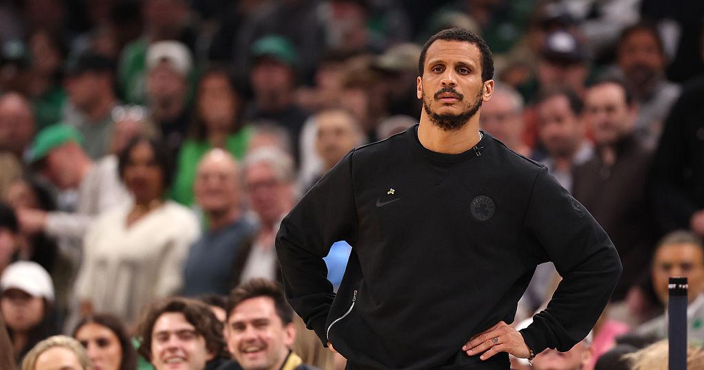 Mazzulla, de los Celtics, es elegido como el Dirigente del Año en la NBA