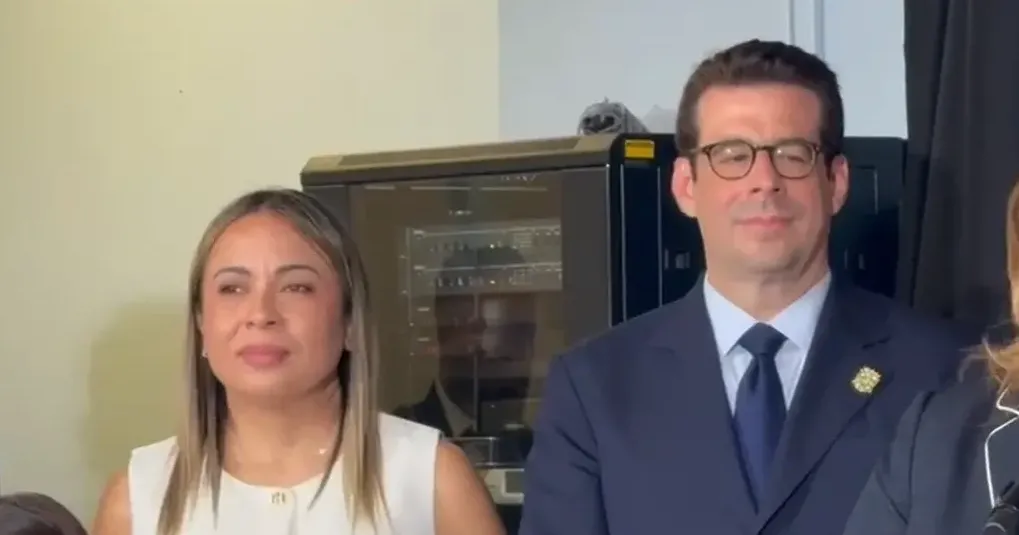 Legisladores reaccionan a investigación del FEI contra Domenech y García de la Gobernación