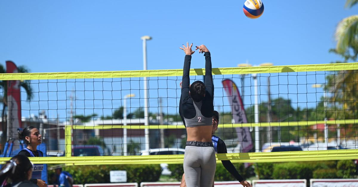 Inicia el Campeonato de voleibol de playa universitario con la preliminar femenina